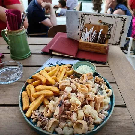 Fancy Daire *